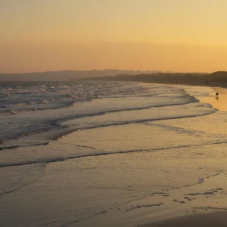 Stylish Dublin Coastal As Seen On Tv Dom wakacyjny Donabate